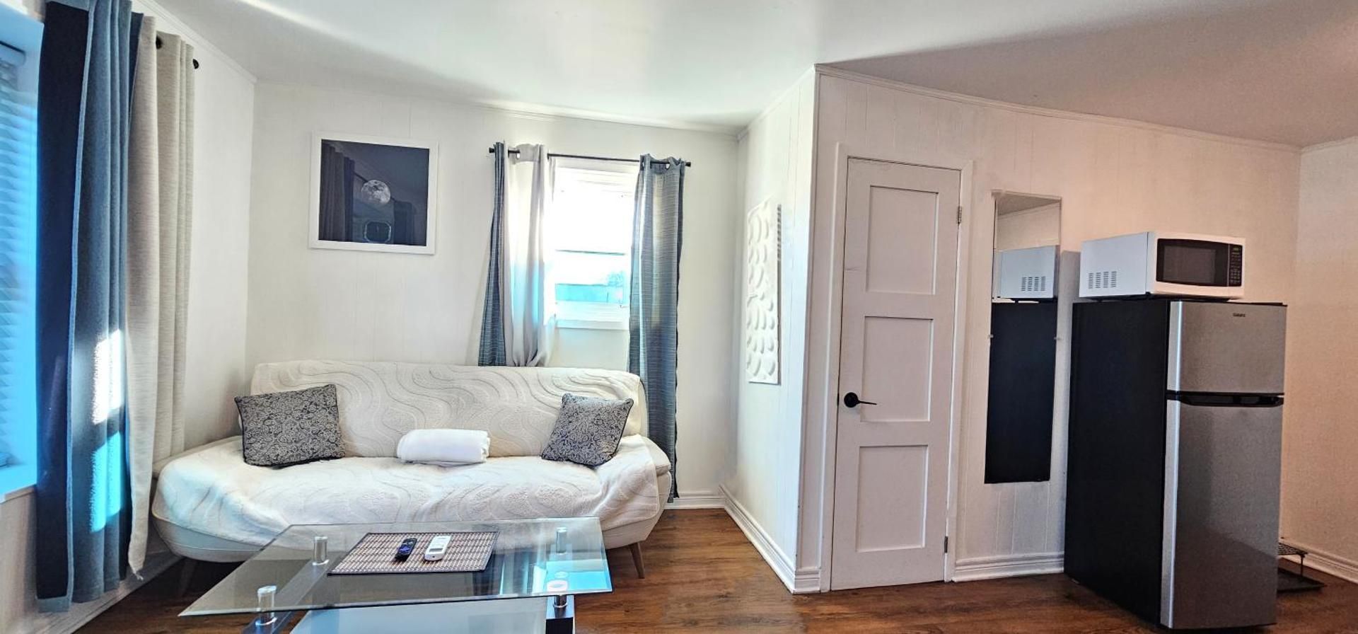 One-Bedroom Apartment With City View