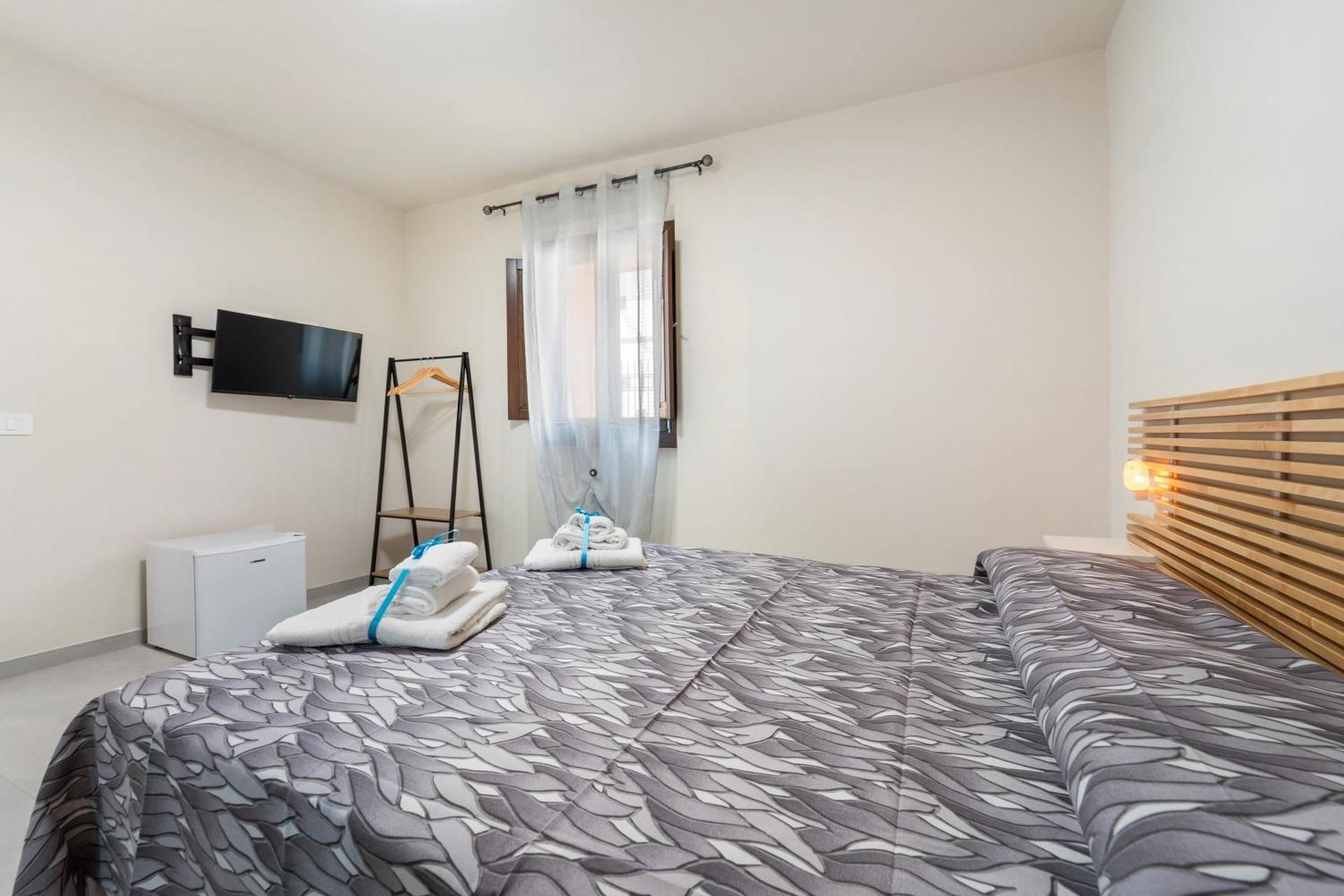 Villa Giovia Standard Queen Room 2