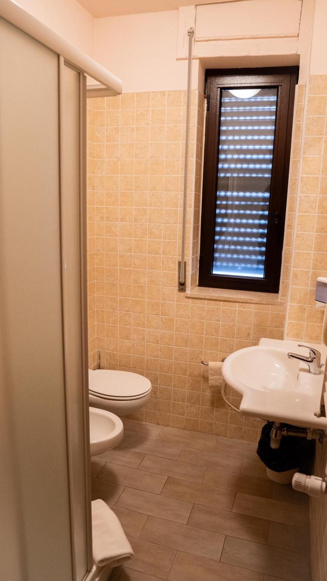 Double or Twin Room with Private Bathroom