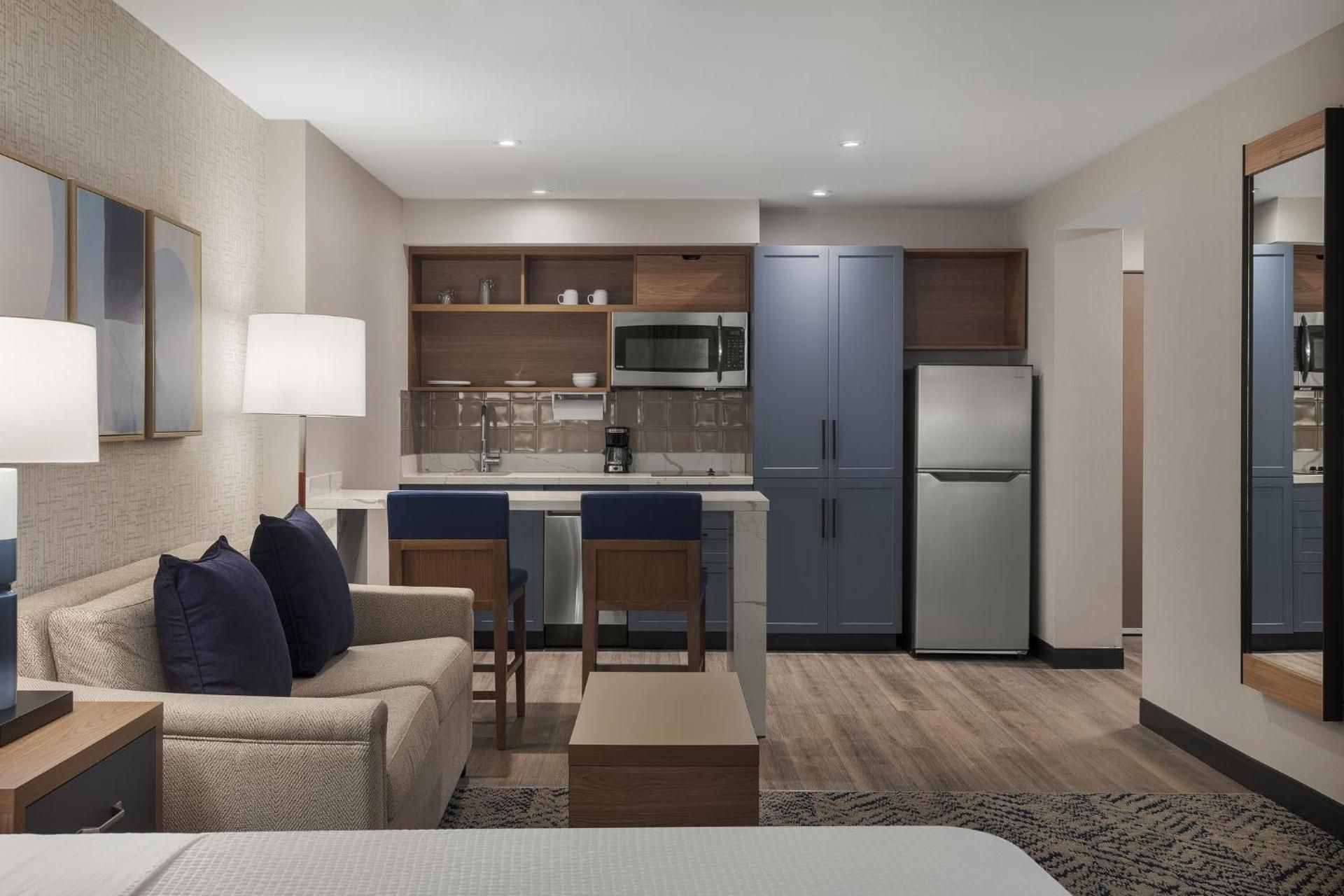 Corner King Studio Suite