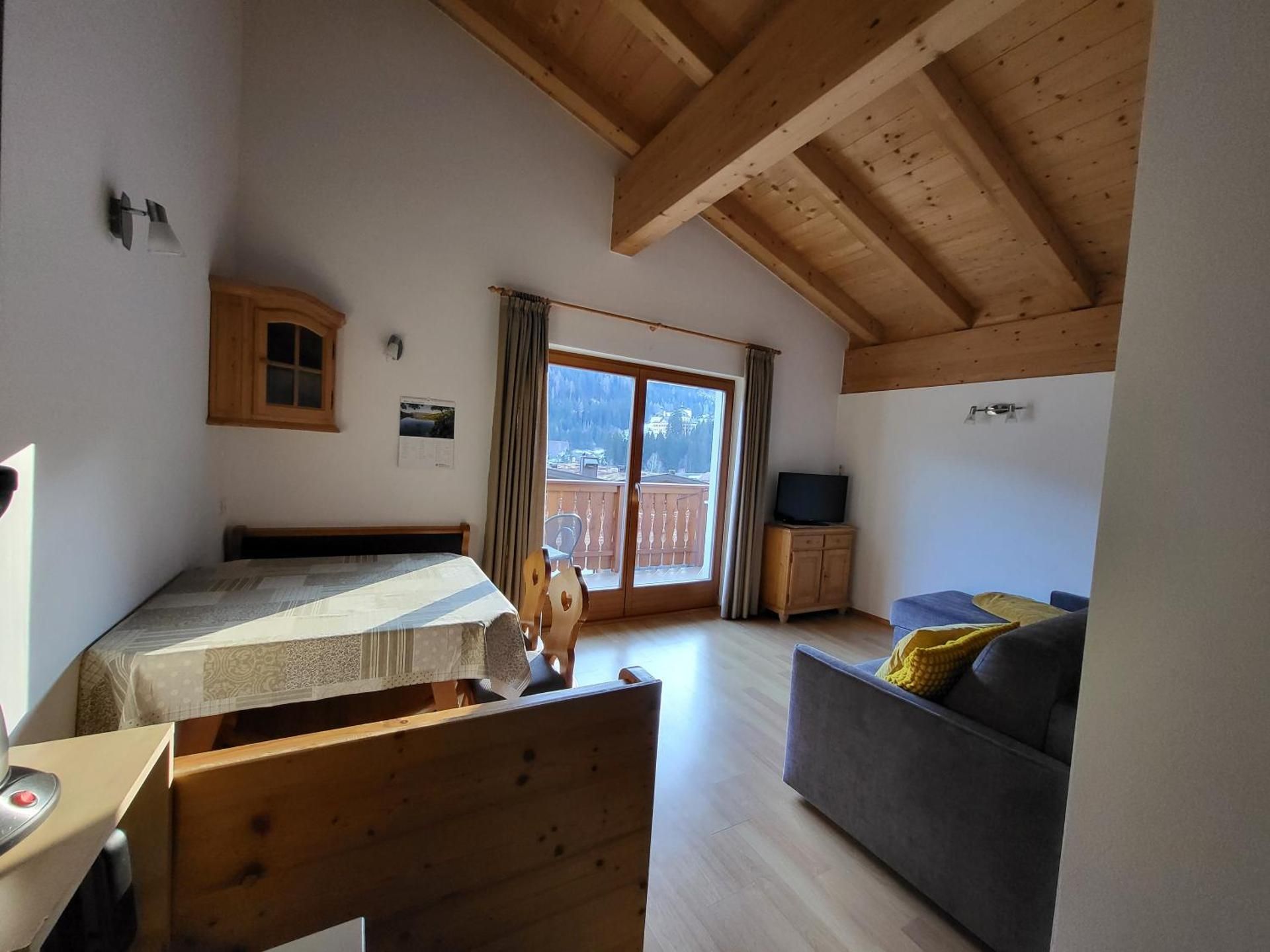 Superior One-Bedroom Apartment