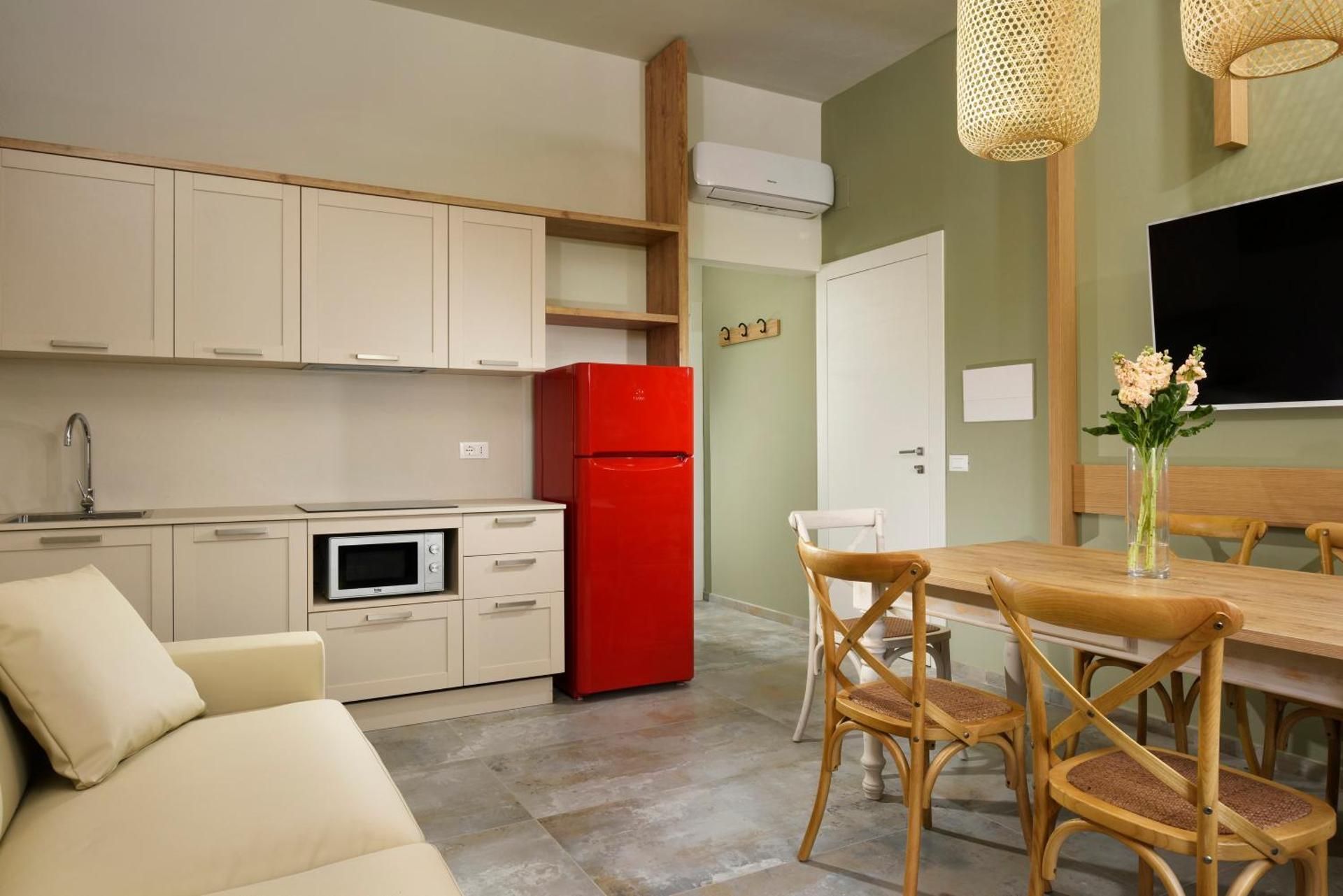 One-Bedroom Apartment - First Floor (4 Adults)