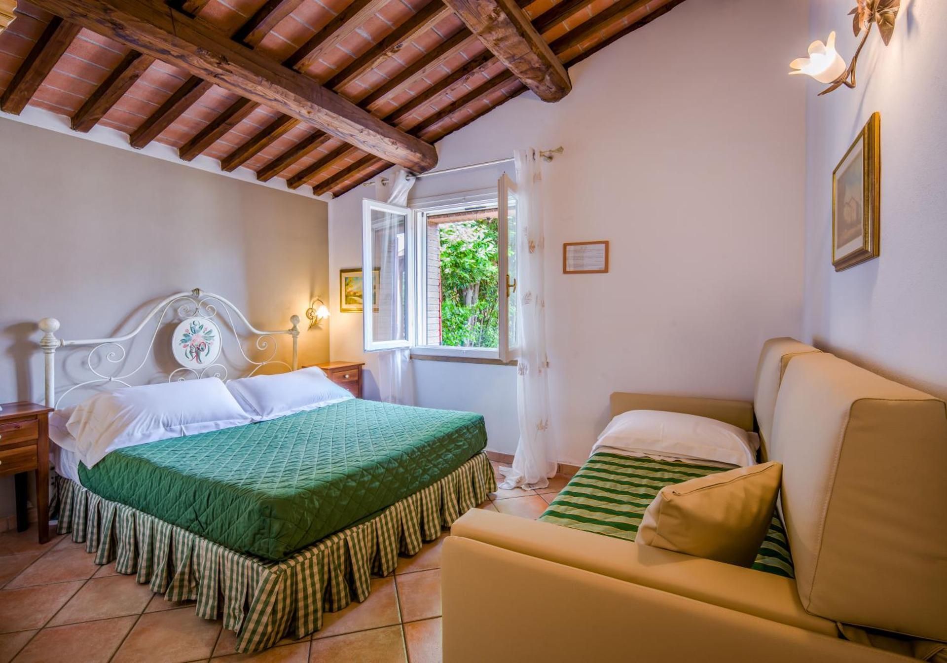One-Bedroom Apartment (6 Adults)