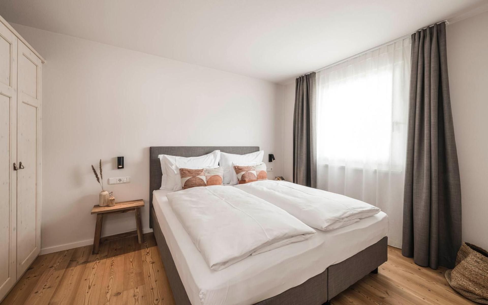 One-Bedroom Apartment with Balcony