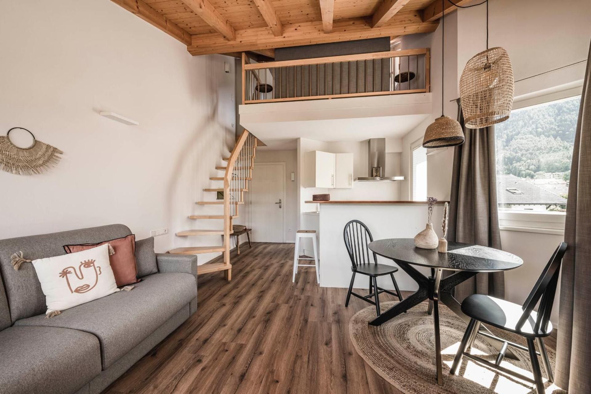 Maisonette One-Bedroom Apartment with Balcony 