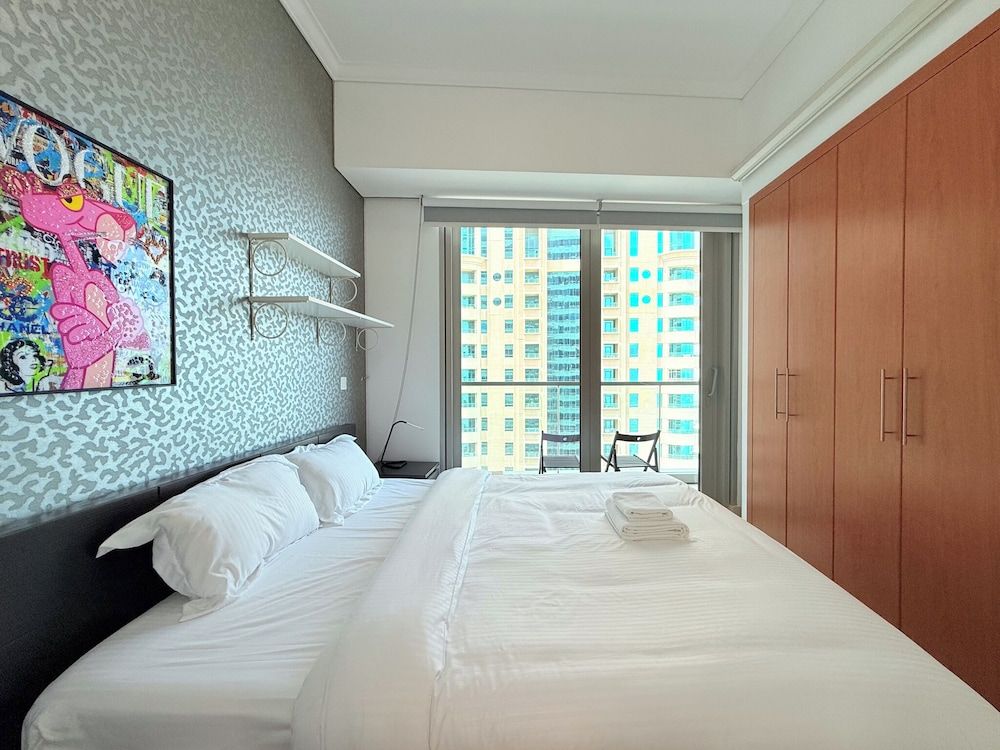 City Apartment, 2 Bedrooms, Sea View