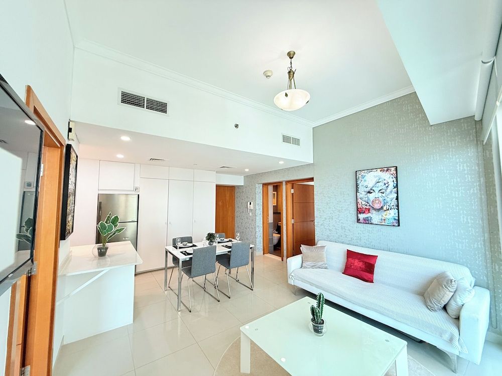 City Apartment, 2 Bedrooms, Sea View