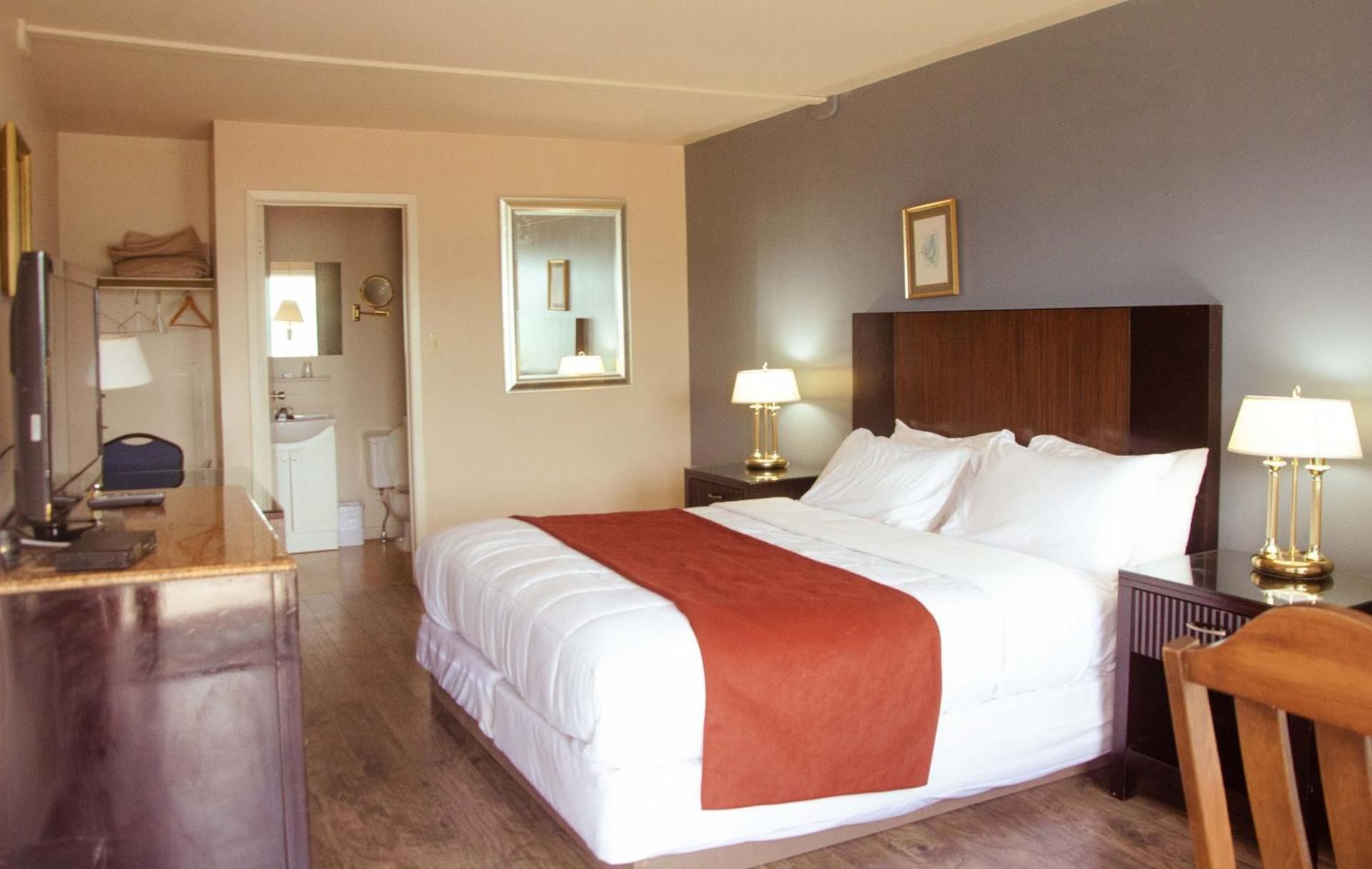 Deluxe King Room