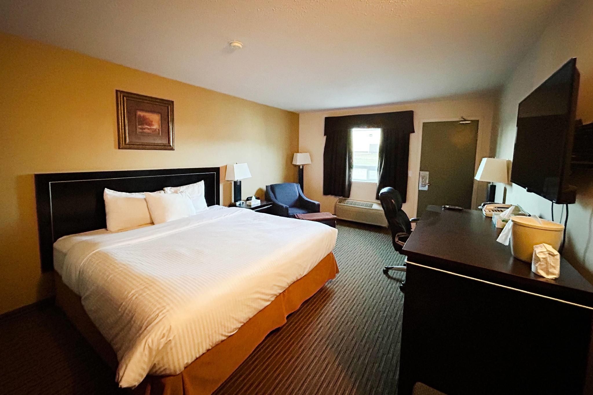 1 King Bed, Efficiency Room, Non-Smoking