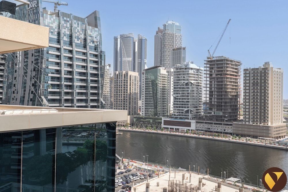 Vogue Business Bay Walkable to Dubai Mal