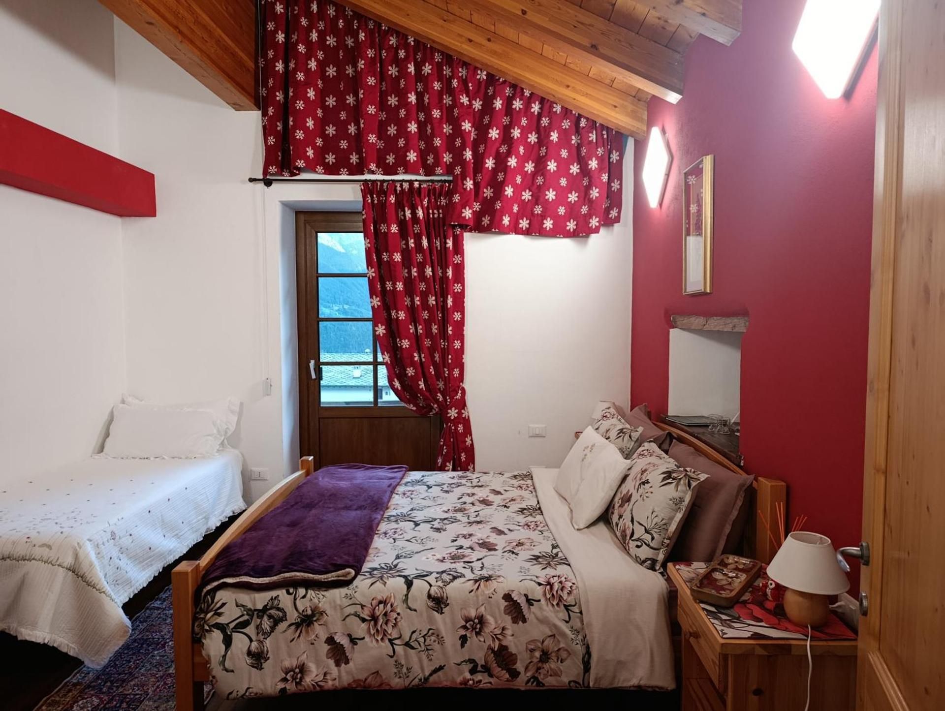 Double Room with Mountain View