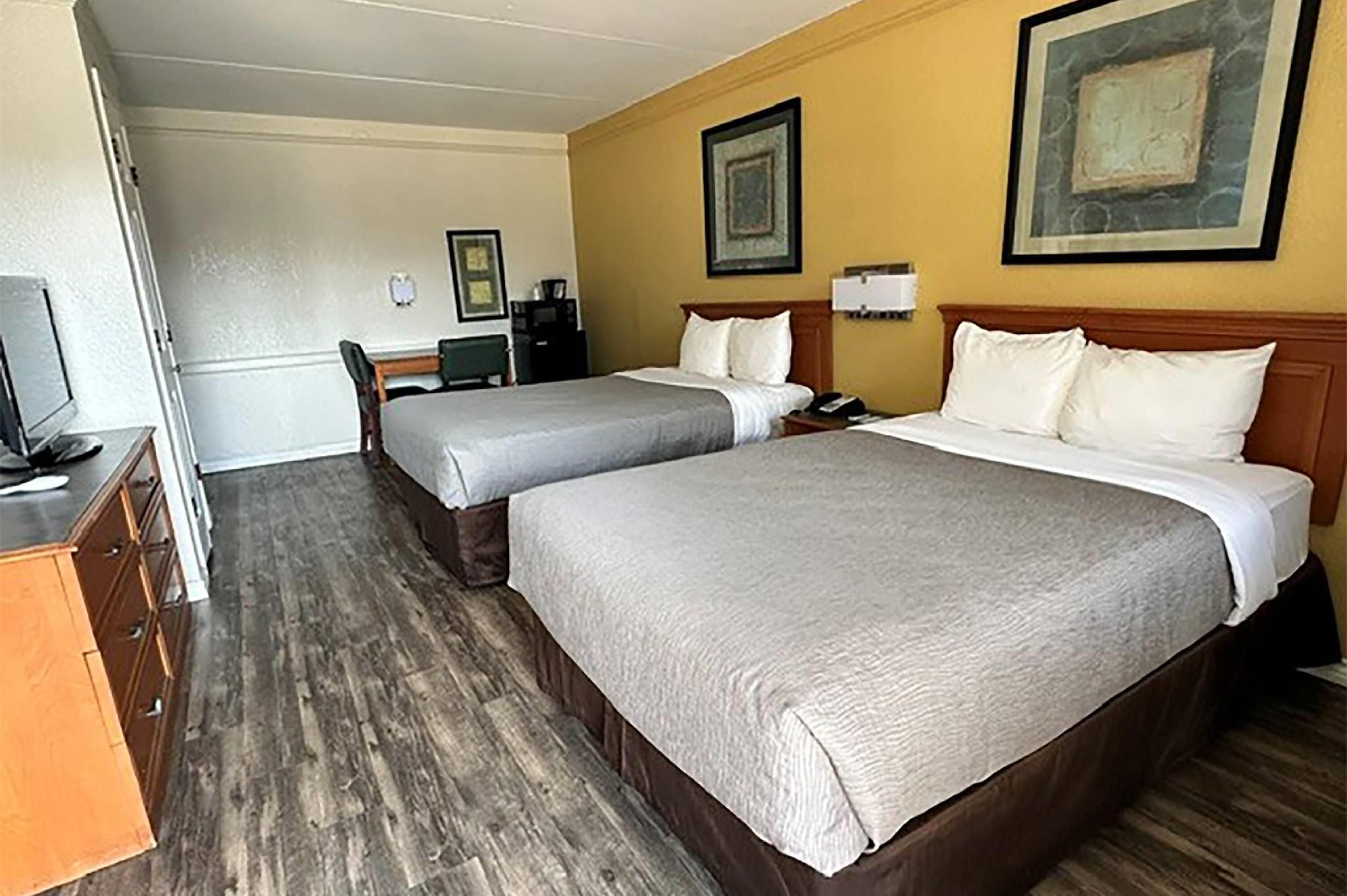 2 Double Beds, Non-Smoking