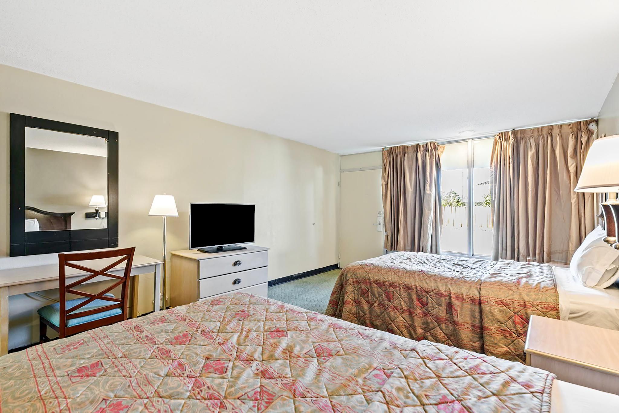 2 Queen Beds Non-Smoking