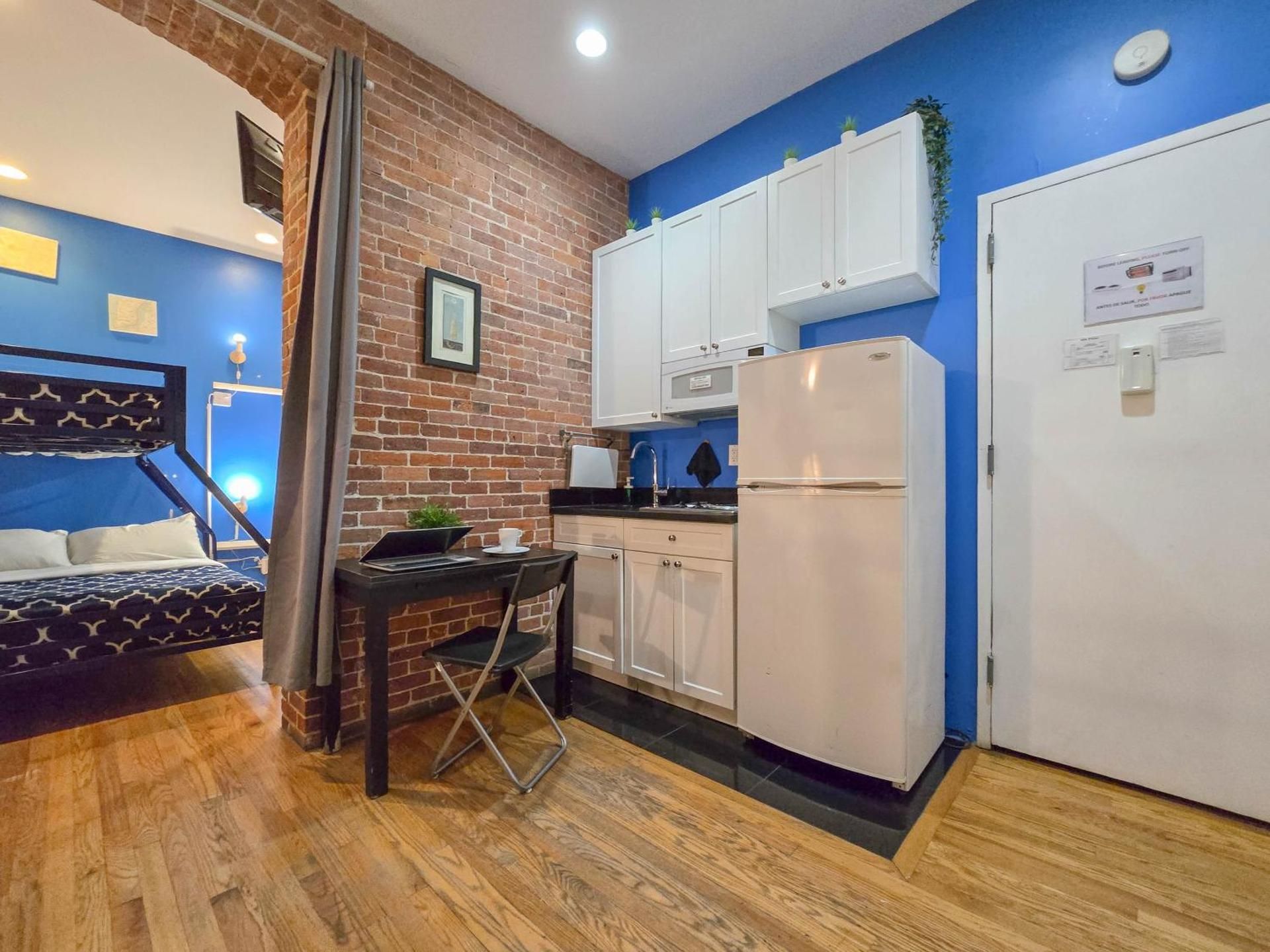 Deluxe Studio