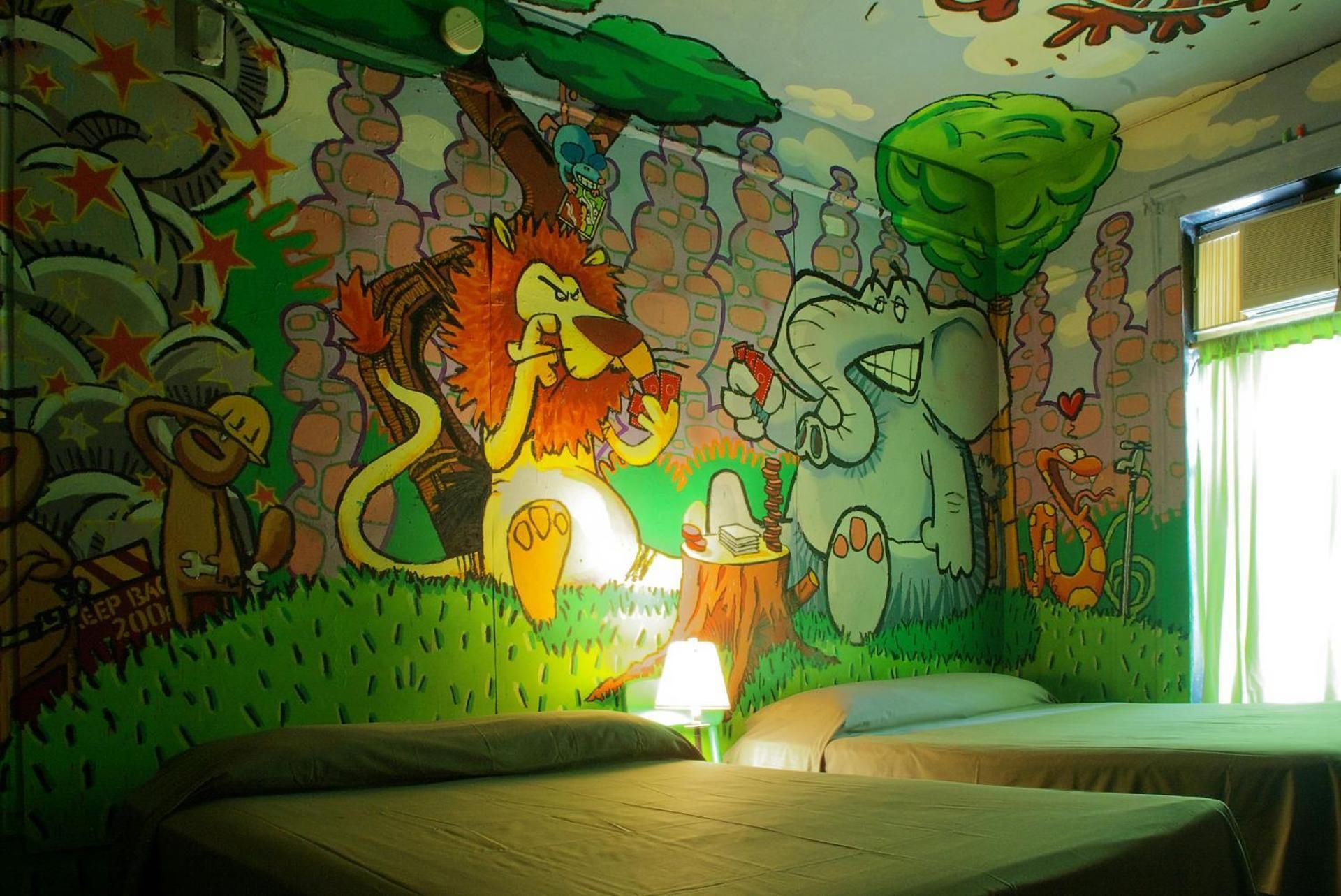 Room #213996910