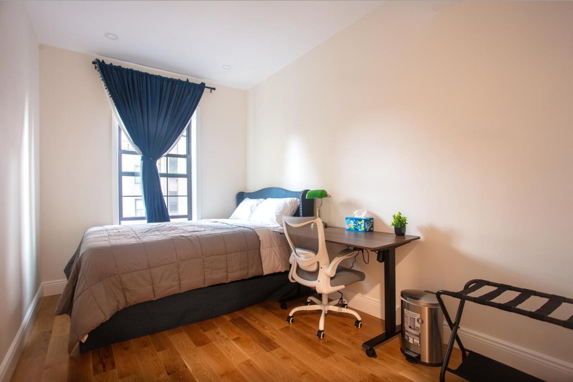 Queen Room with Garden View