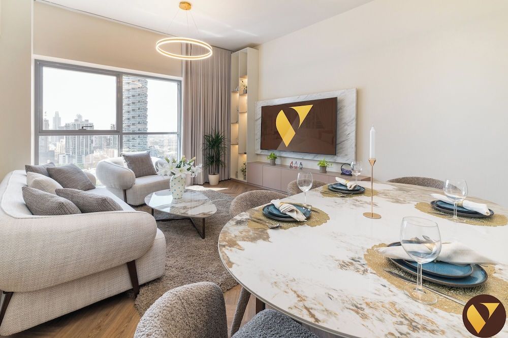 Luxury Apartment, Balcony, City View