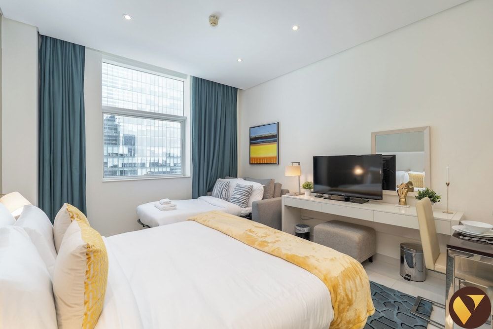 Luxury Studio, Balcony, City View