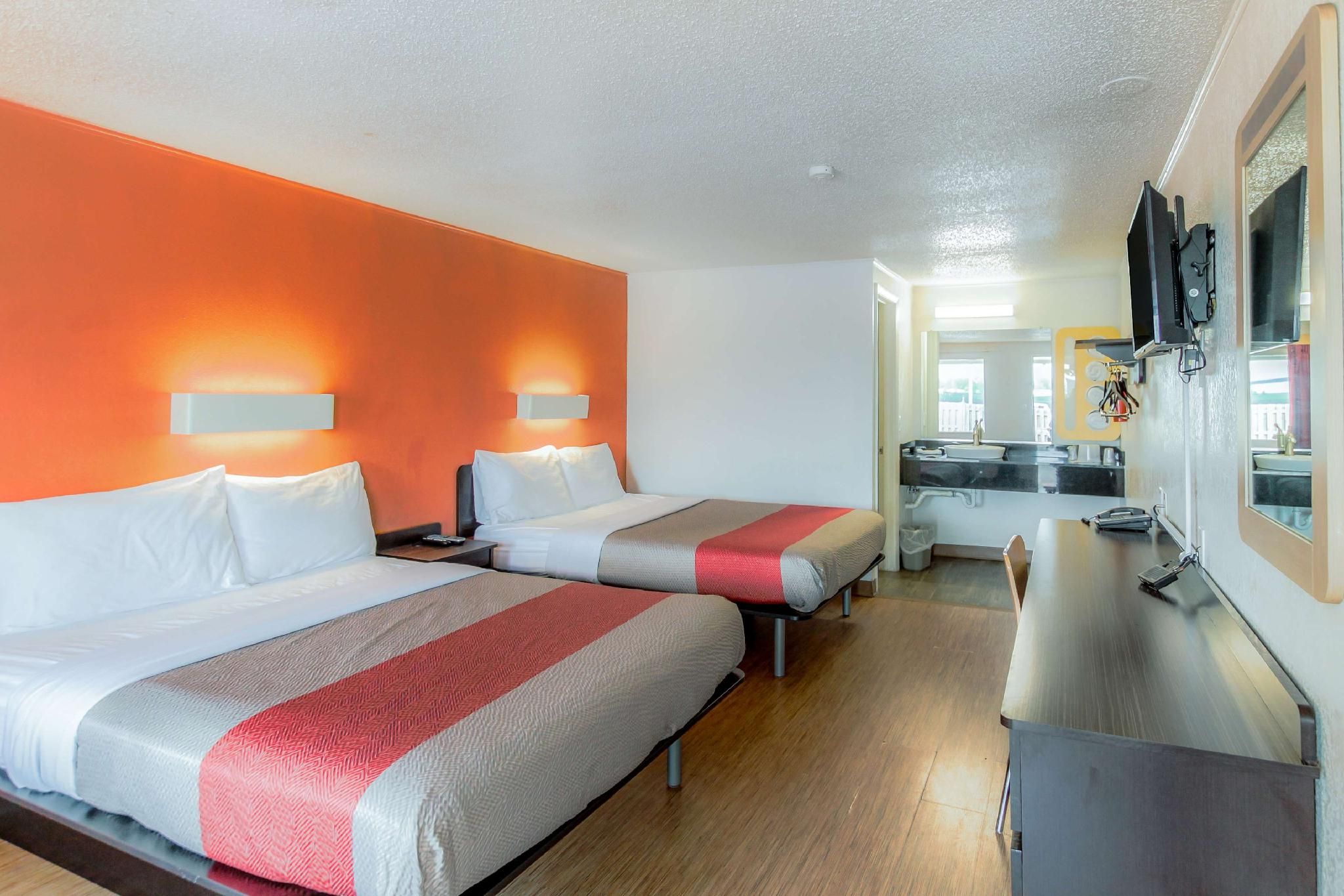 2 FULL BEDS | MOBILITY ACCESS RI SHWR NSMK