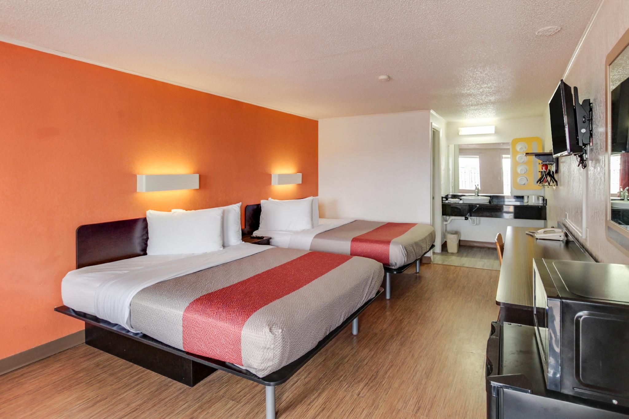 2 Full Beds | Non-Smoking