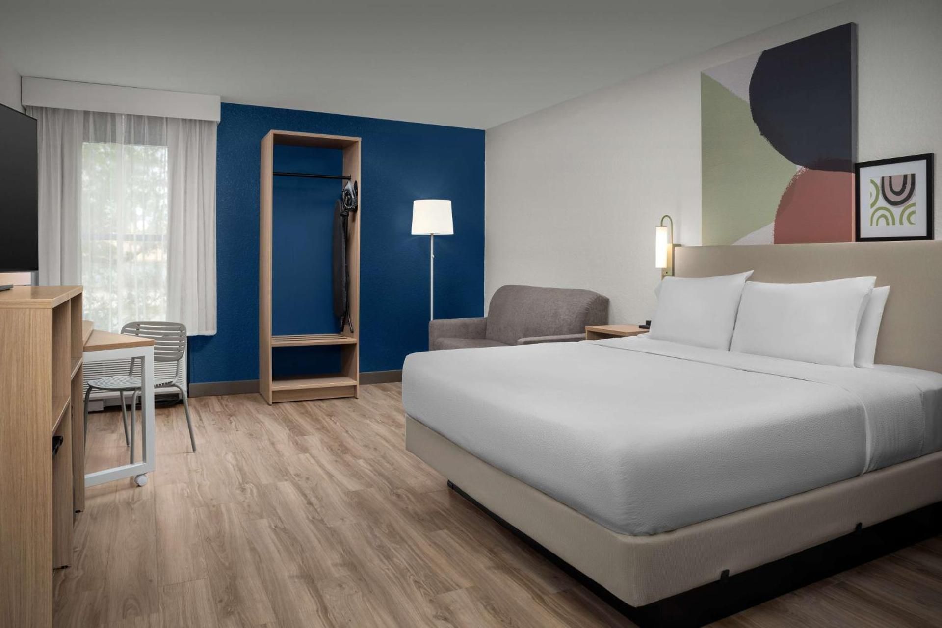 King Room with Sofa Bed - Non-Smoking
