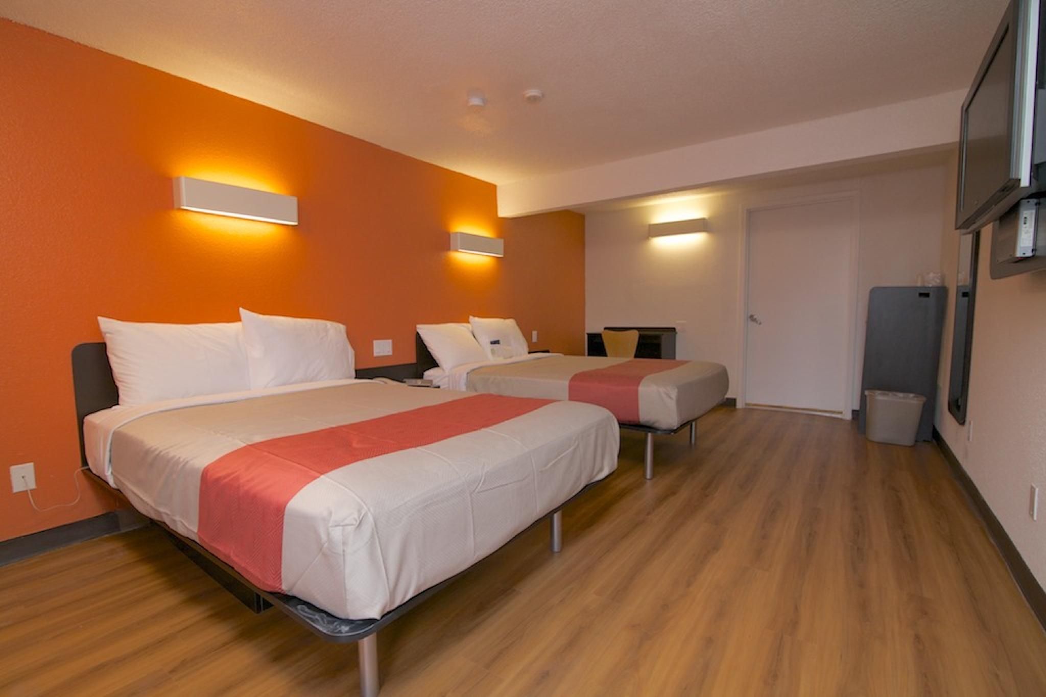 Motel 6 Bremerton, WA 2 Full Beds Non-Smoking