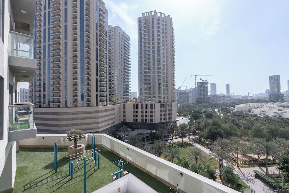 JVC Apart Pool Jogging Track & PlayArea