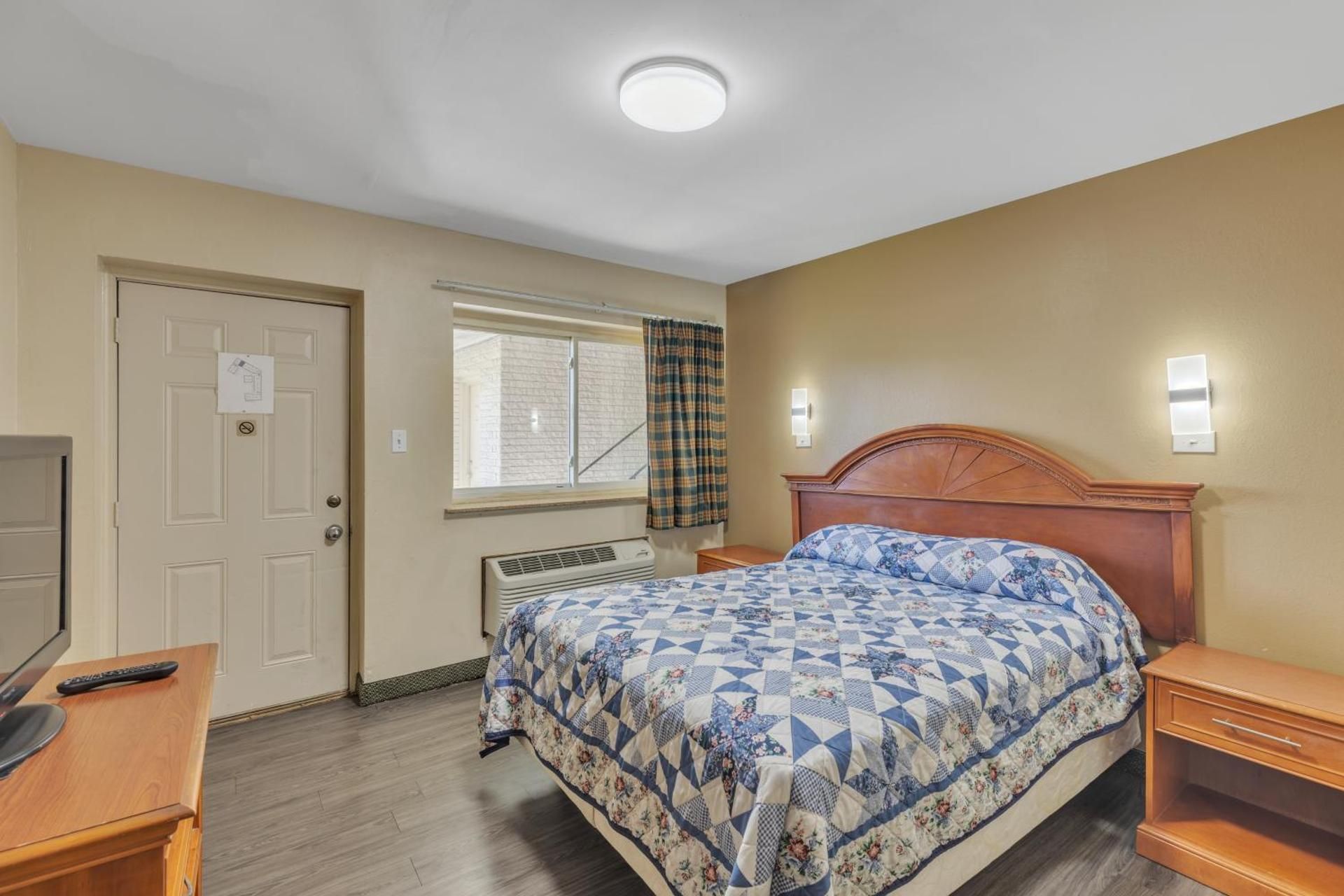 Viking Motel Detroit 1 Queen Bed Nonsmoking 2