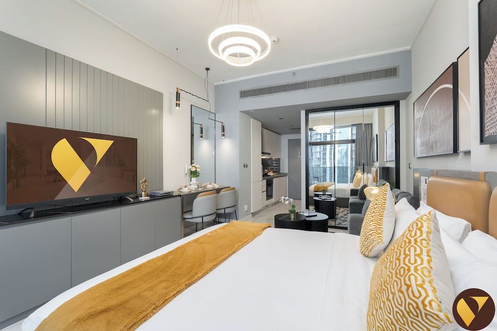 Downtown close to Burj Khalifa Dubai Mal Studio, Balcony, City View 6