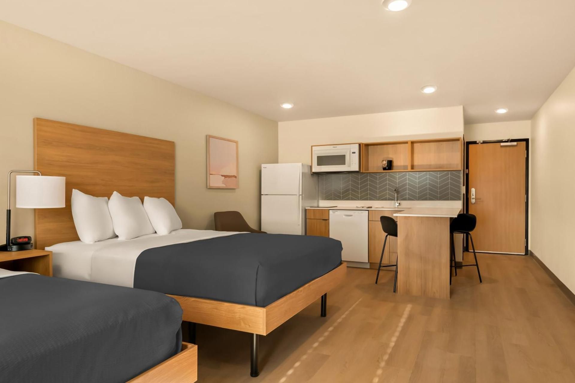 Deluxe Queen Room