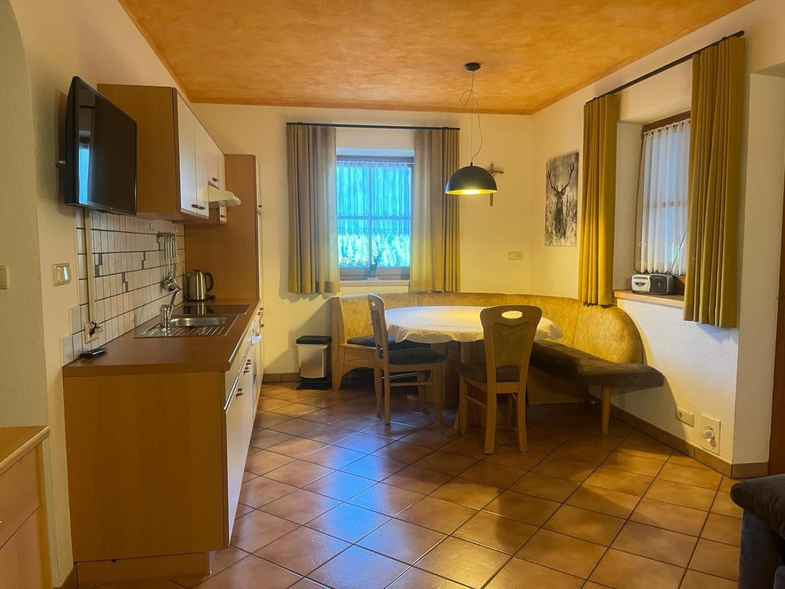 Superior One-Bedroom Apartment