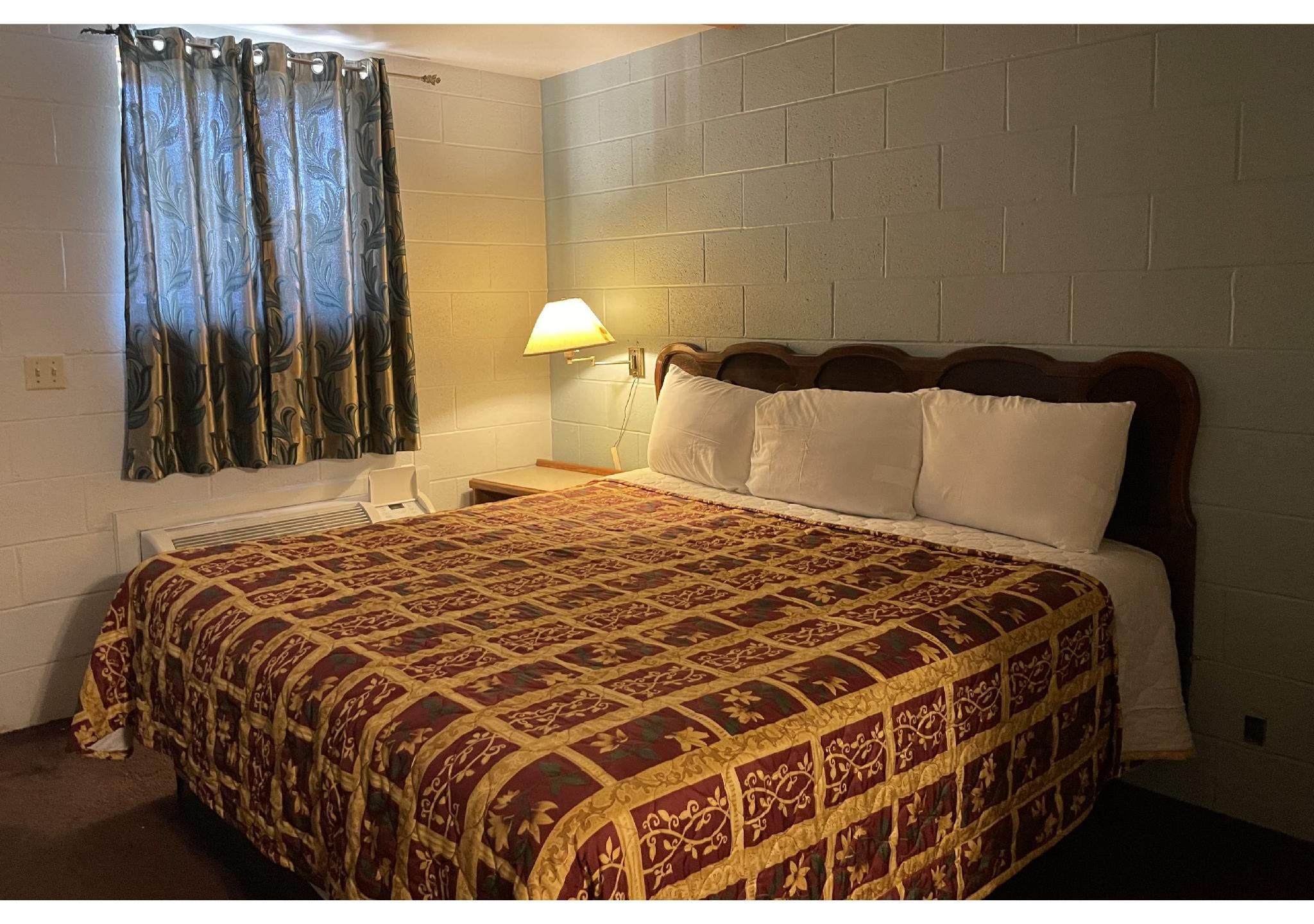 King Bed - Non-Smoking