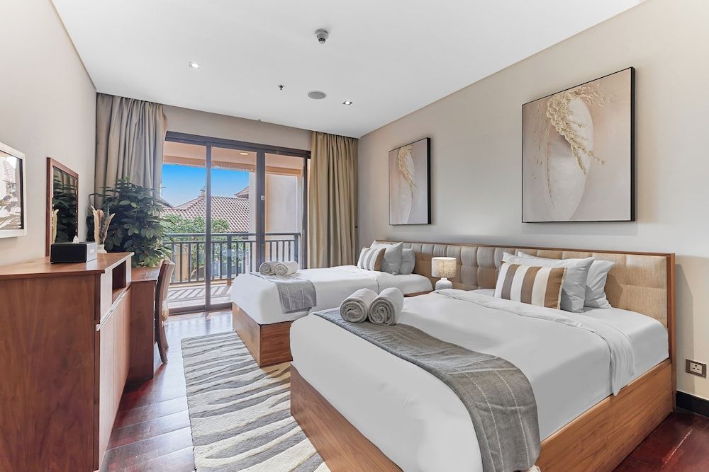 Luxury Apartment, 2 Bedrooms, Pool View