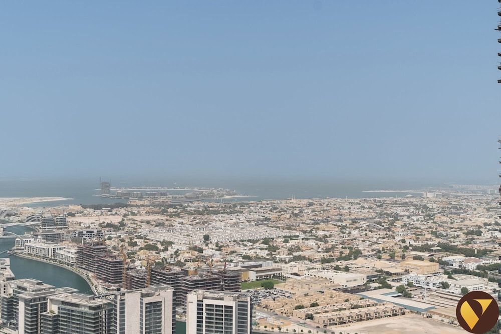 Vogue Business Bay with Sea View Metro