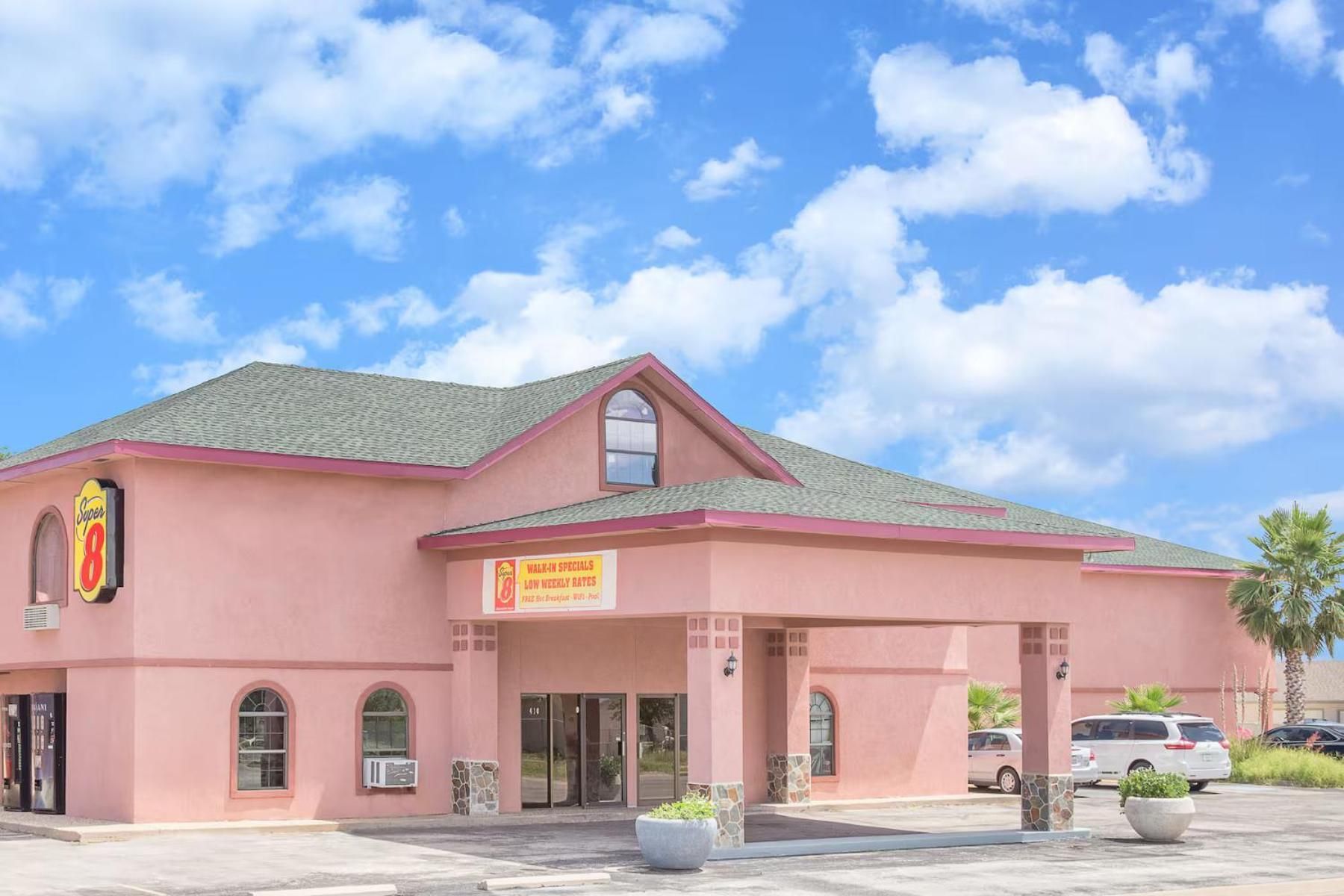 Super Motel