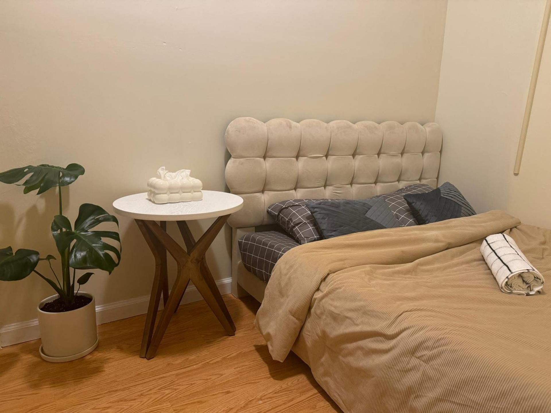Queen Room with Shared Bathroom