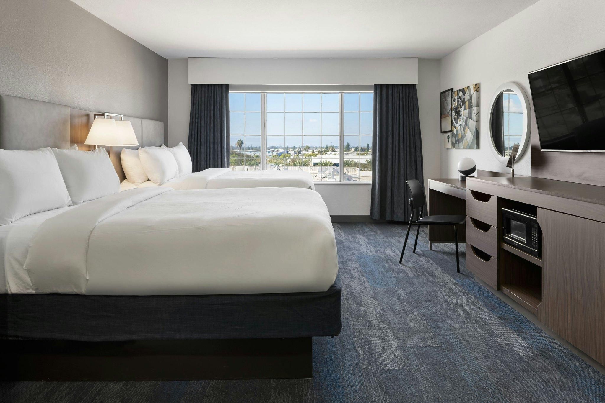 Guest room, 2 Queen, Sofa bed