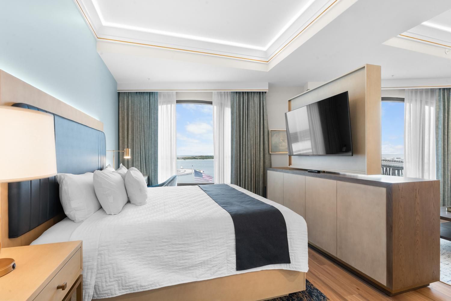 Deluxe King Room