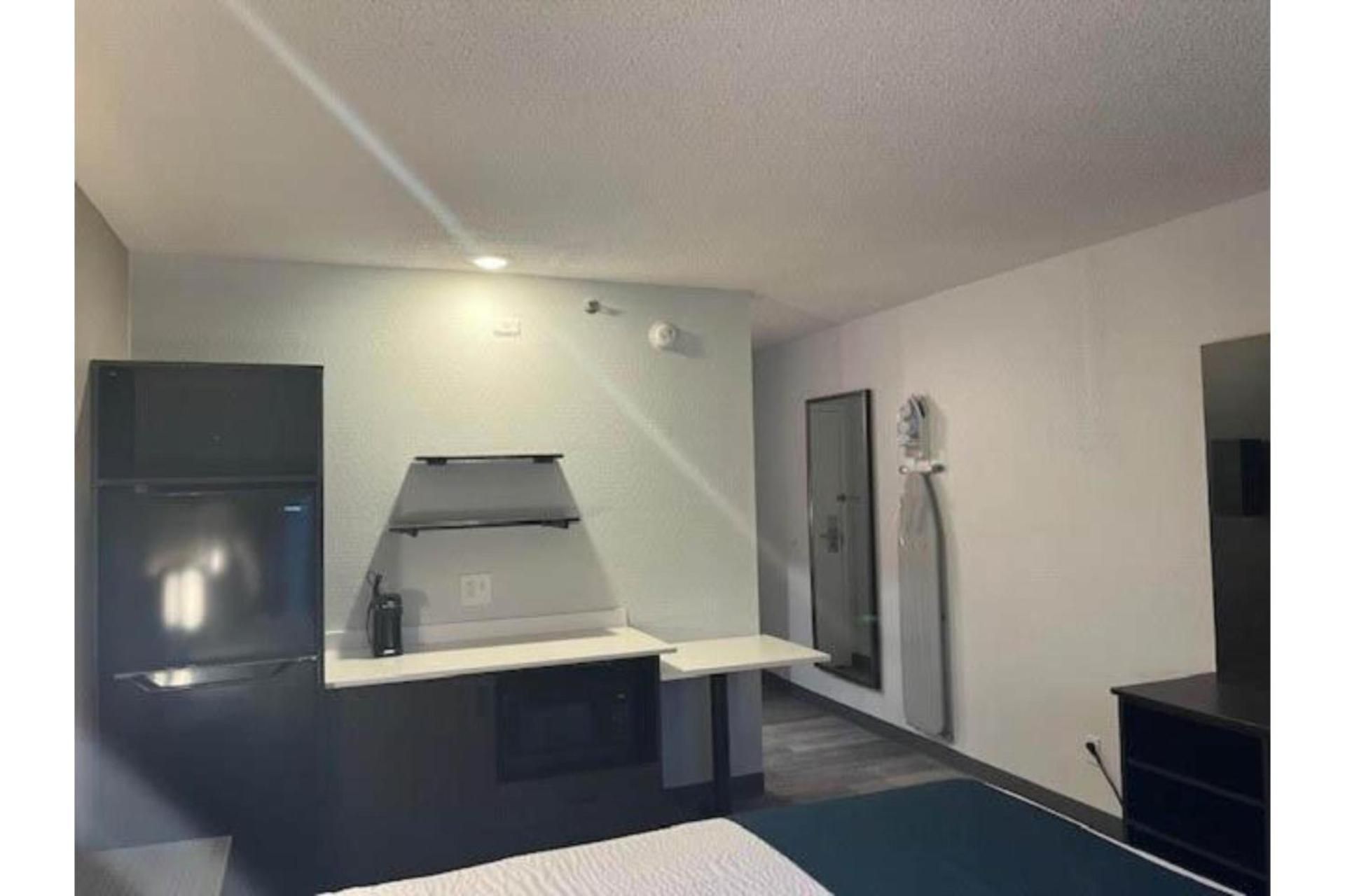 Studio6 Suites Norcross, GA Deluxe King Room 2