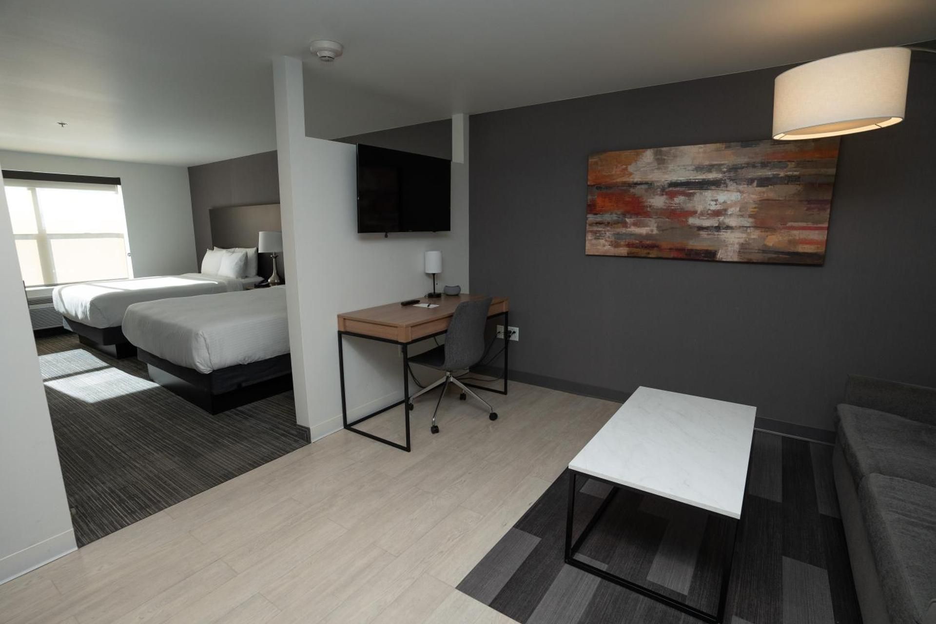 Deluxe Queen Room