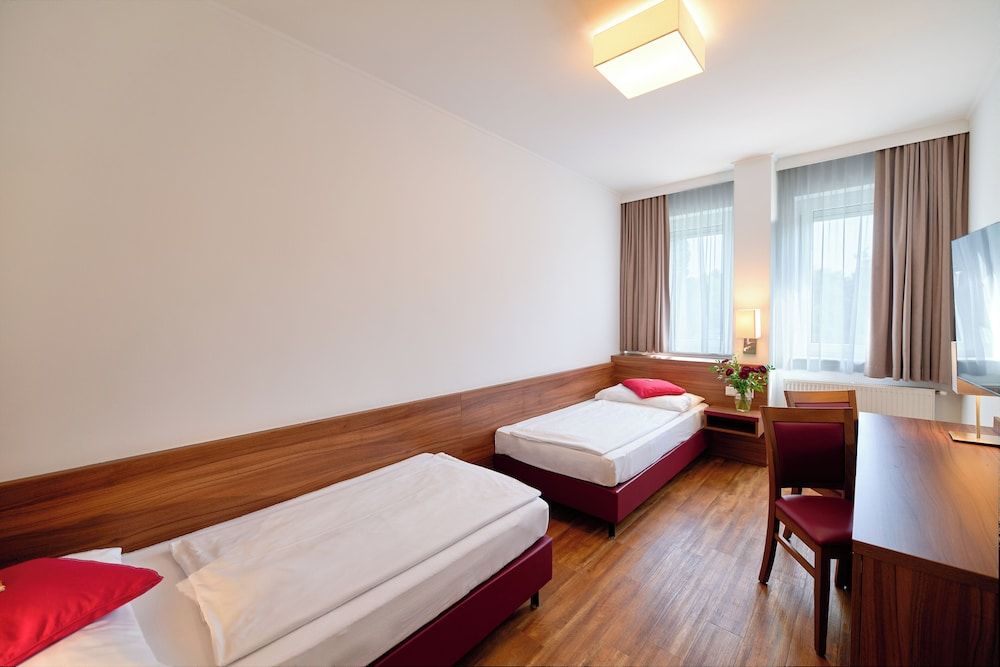 Basic Twin Room, Resort View