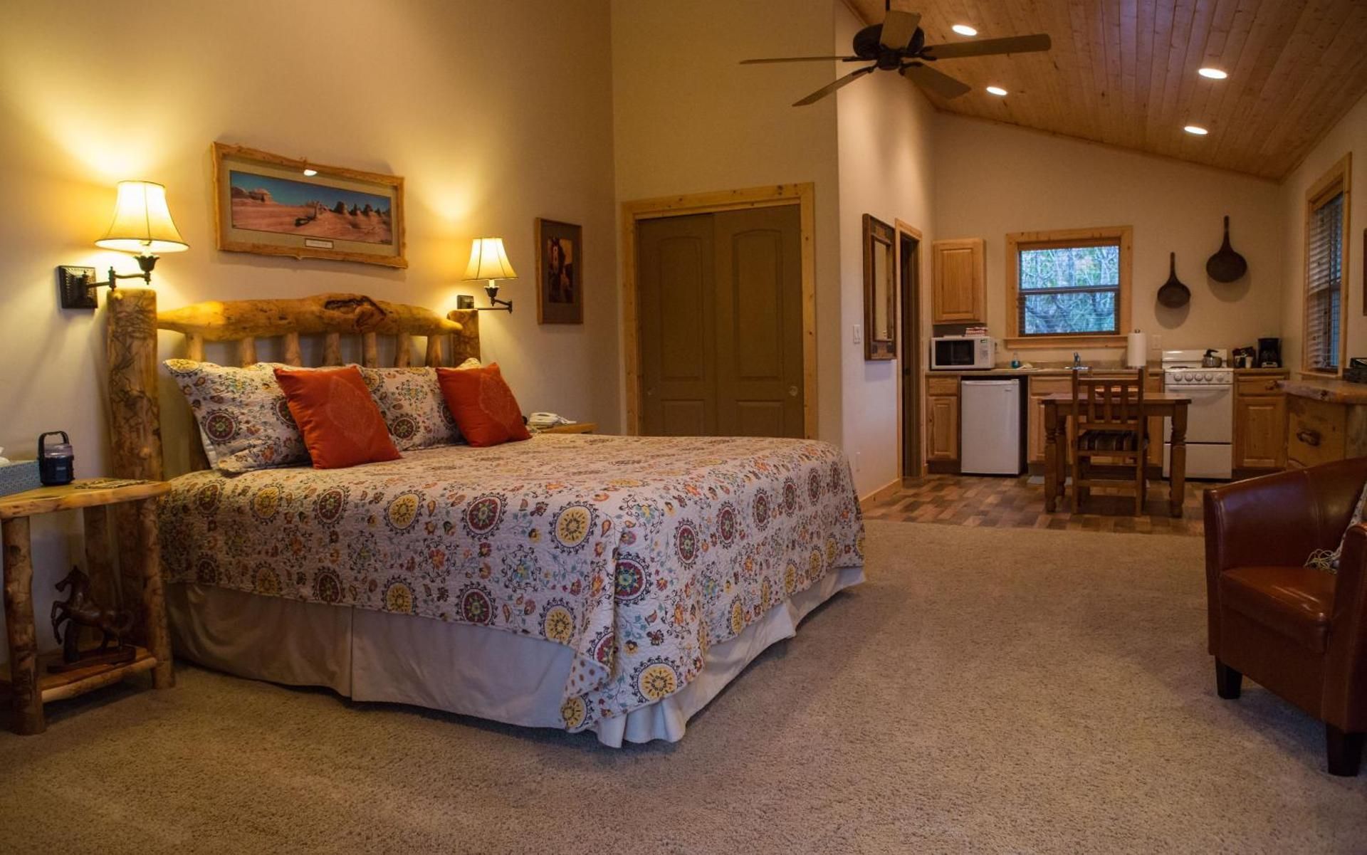 Castle Valley Inn King Suite with Balcony