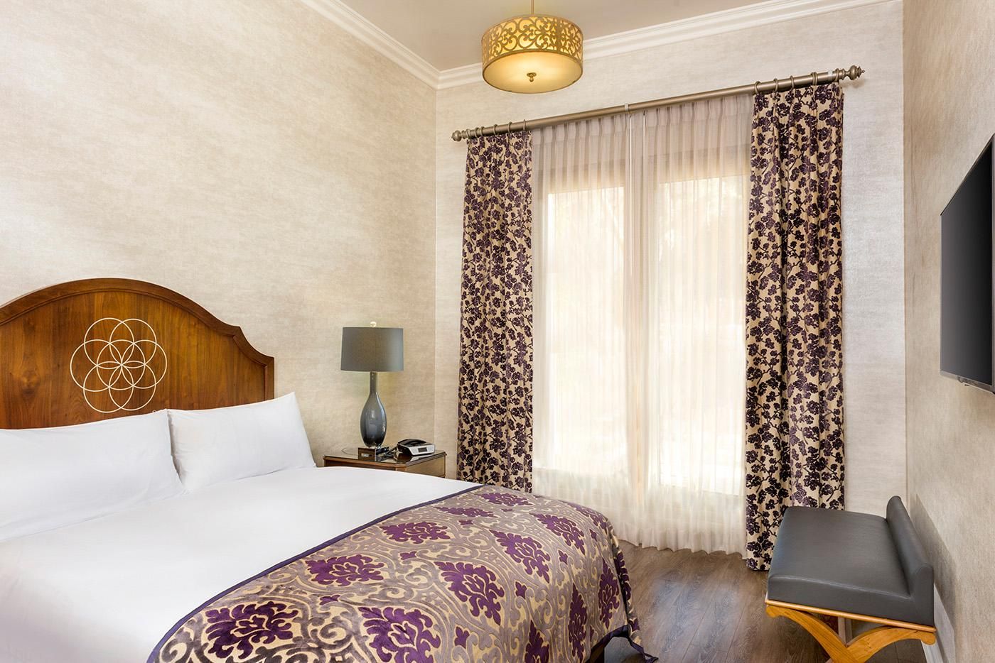 1 King Room