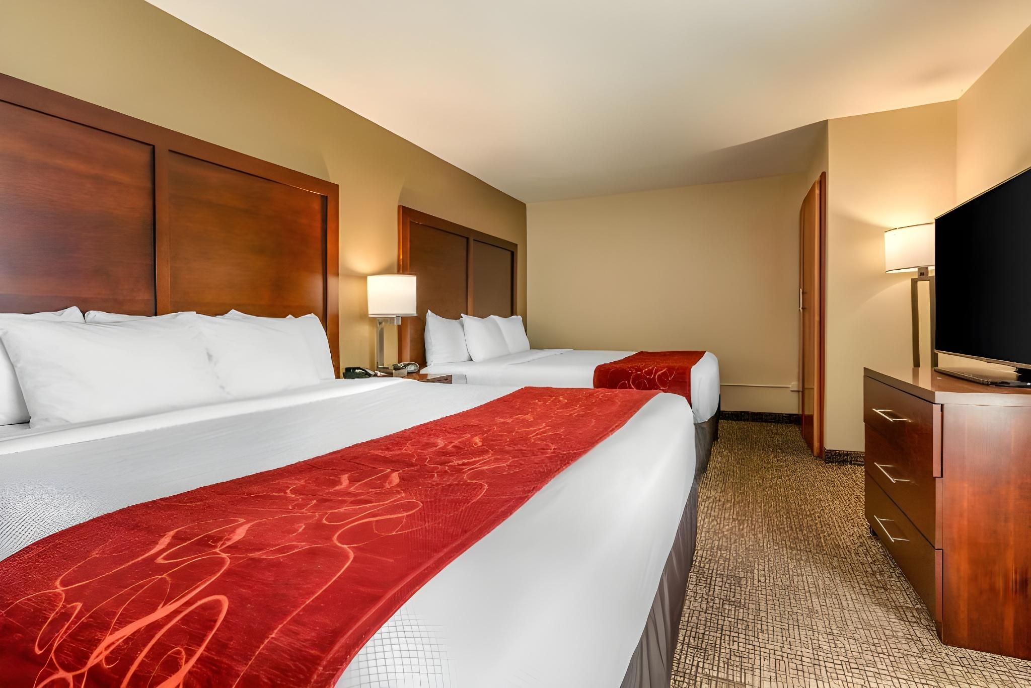 King Suite with Two King Beds - Non-Smoking