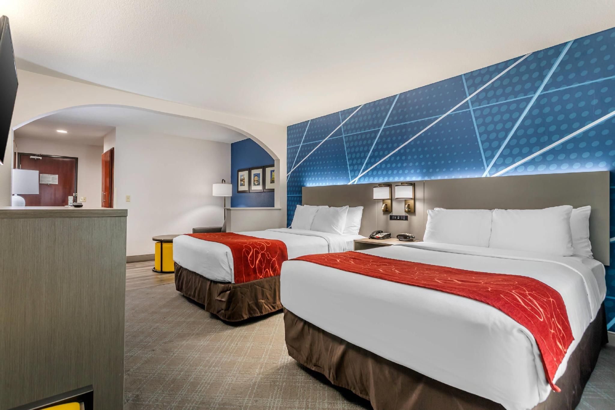 2 Double Beds, Suite, Nonsmoking