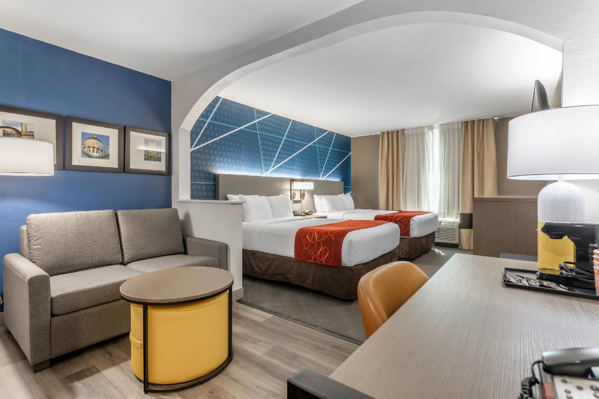 2 Double Beds, Suite, Nonsmoking