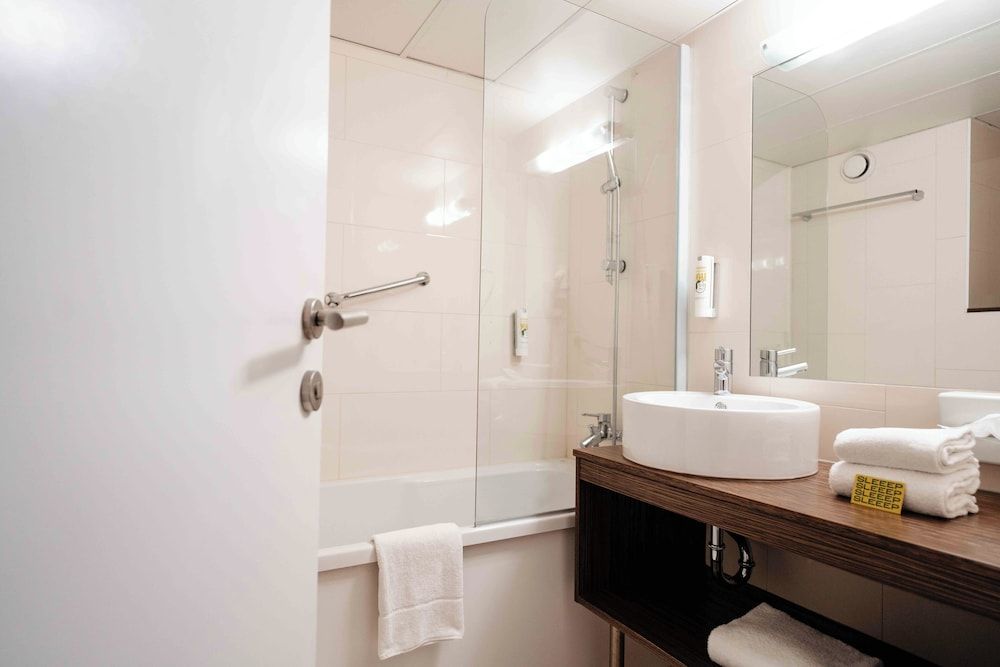 SLEEEP Hotel Vösendorf Triple Room 12