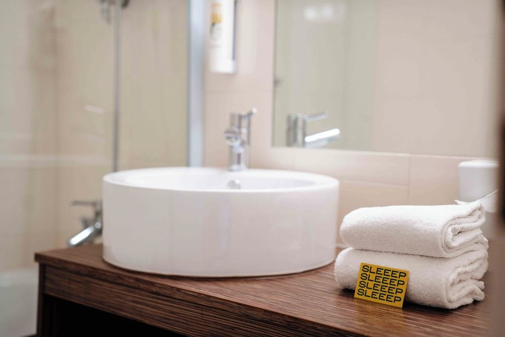 SLEEEP Hotel Vösendorf Triple Room 13