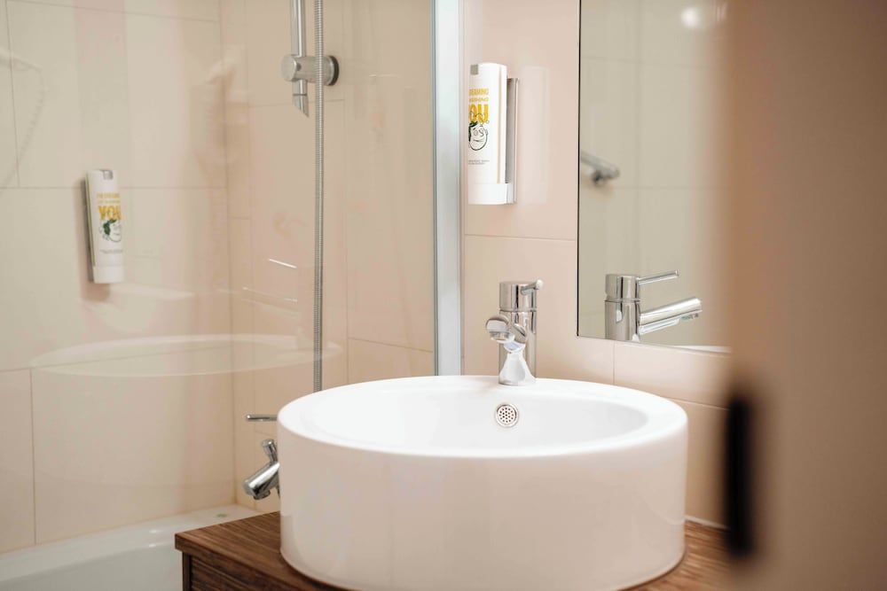 SLEEEP Hotel Vösendorf Triple Room 15