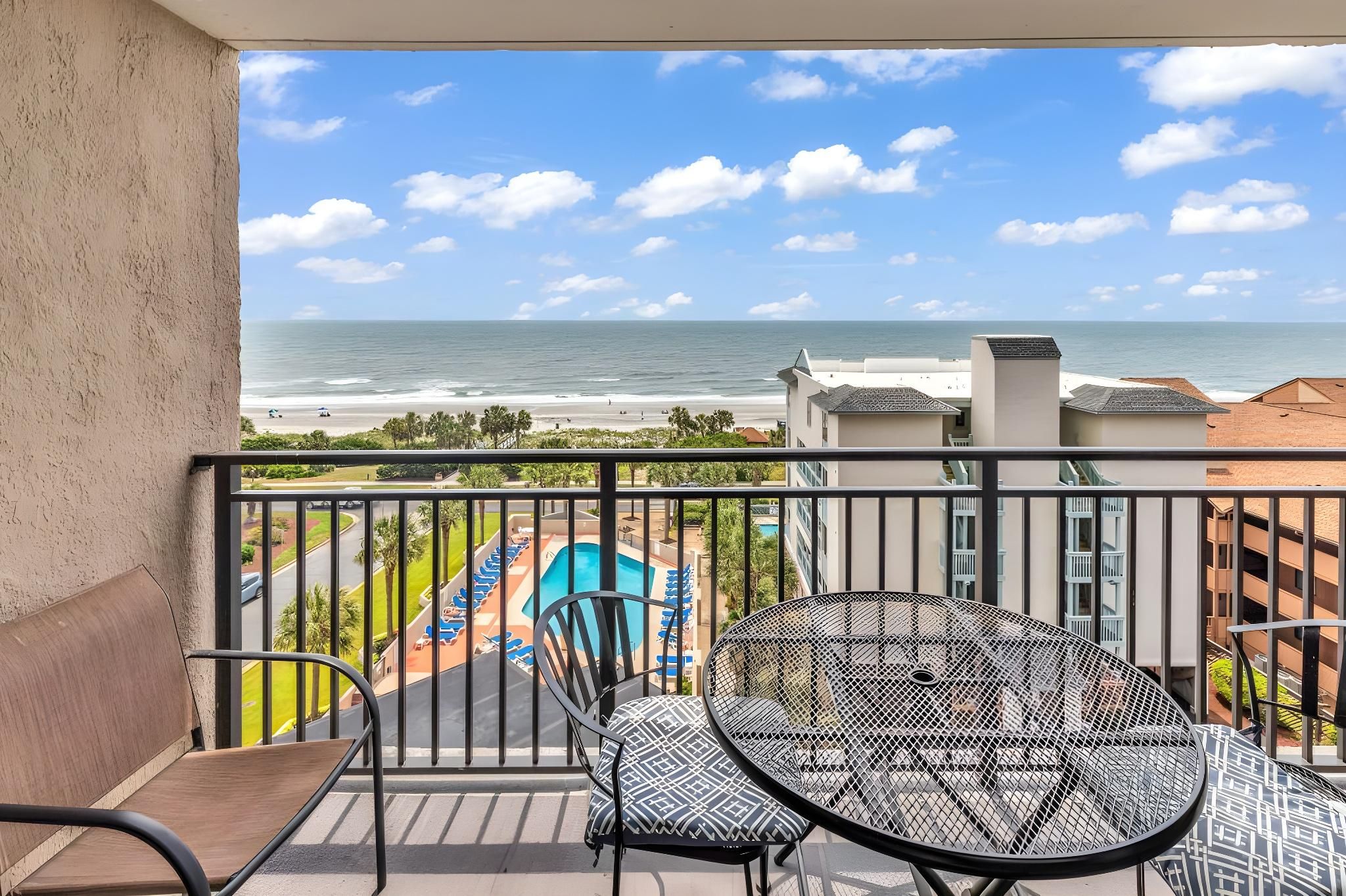 1BR Ocean Forest Plaza Condo w Views